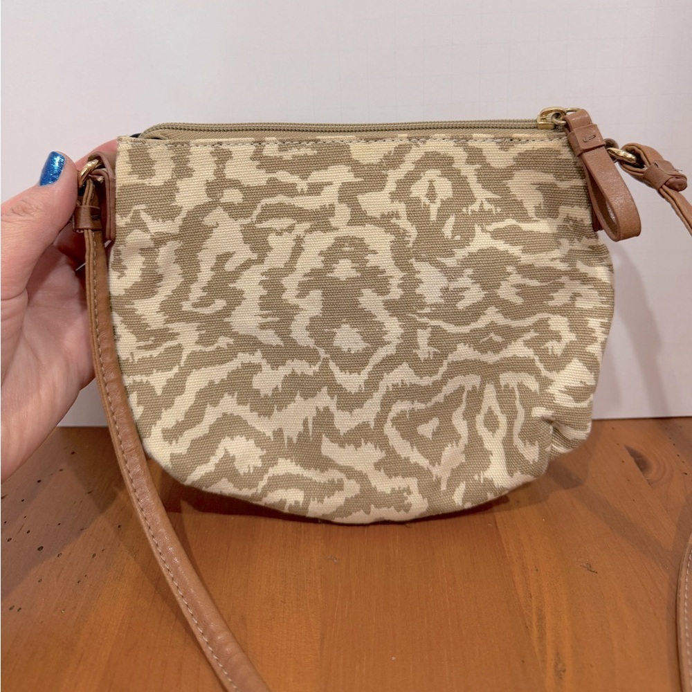 Tommy Hilfiger crossbody in tan and cream with leather strap - Picture 2 of 9